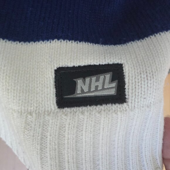 NHL Toronto Maple Leaf Knitted Sweatshirt - US Large - Picture 4 of 4